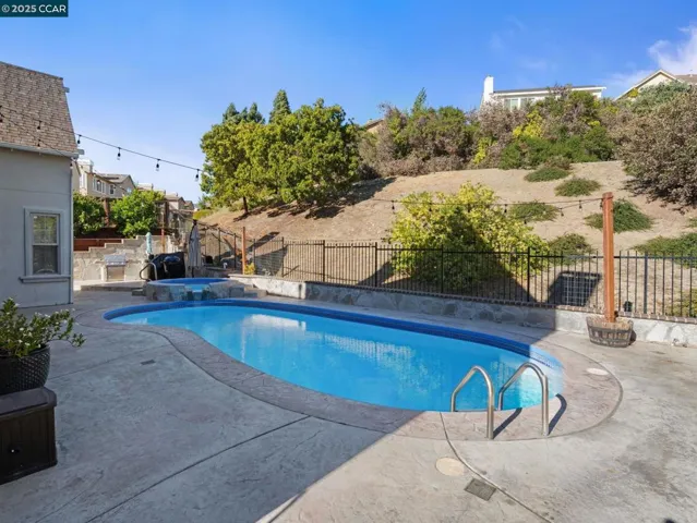 1006 Regatta Pt, Hercules, California 94547