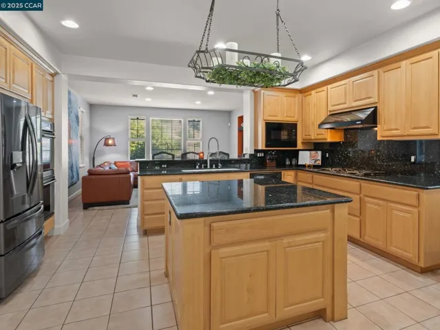 1006 Regatta Pt, Hercules, California 94547