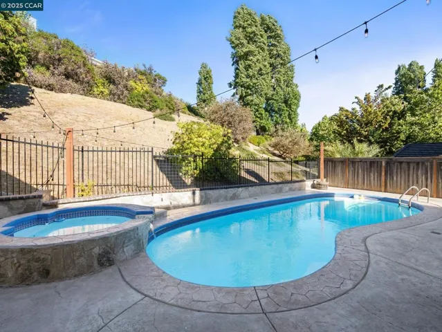 1006 Regatta Pt, Hercules, California 94547
