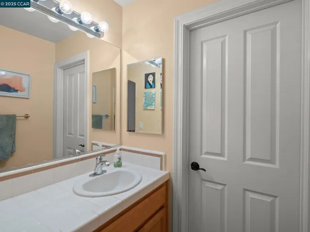 1006 Regatta Pt, Hercules, California 94547