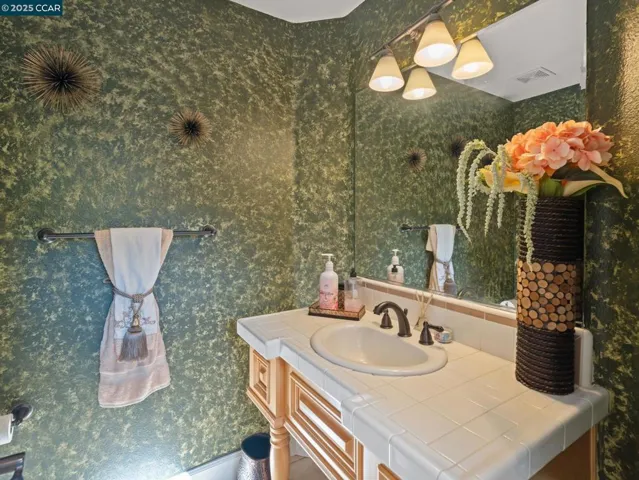 1006 Regatta Pt, Hercules, California 94547