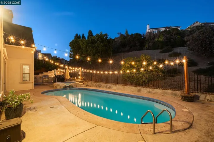 1006 Regatta Pt, Hercules, California 94547