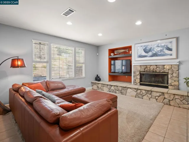 1006 Regatta Pt, Hercules, California 94547