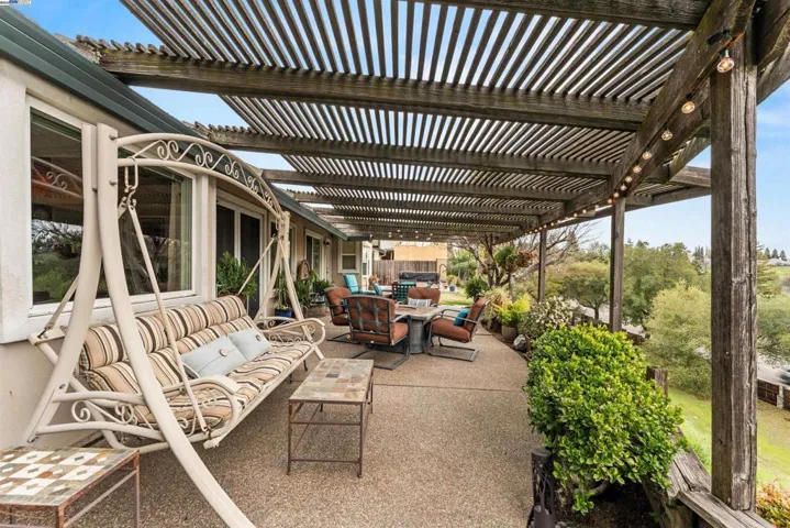 5643 Bluffs Dr, Rocklin, California 95765