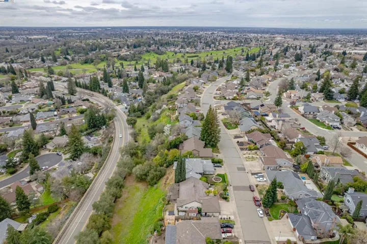 5643 Bluffs Dr, Rocklin, California 95765