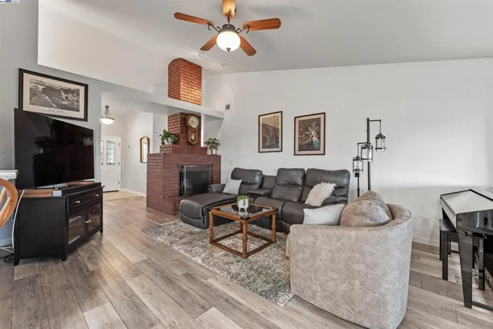 5643 Bluffs Dr, Rocklin, California 95765