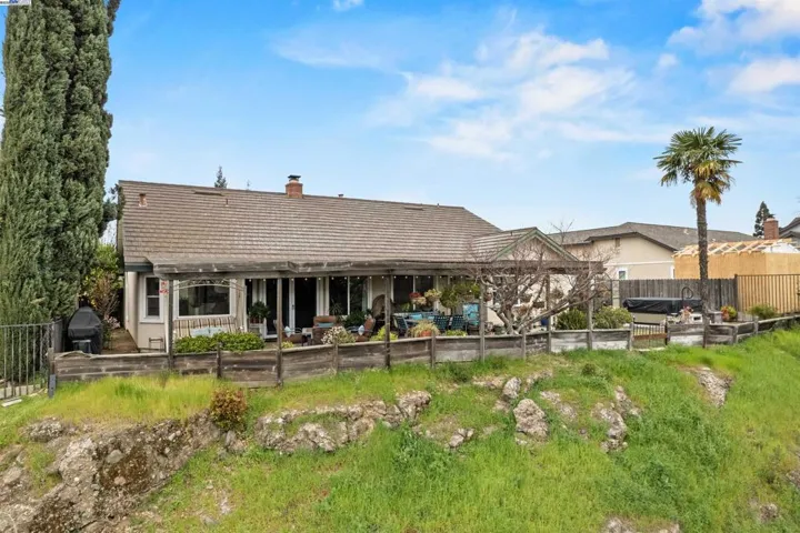 5643 Bluffs Dr, Rocklin, California 95765