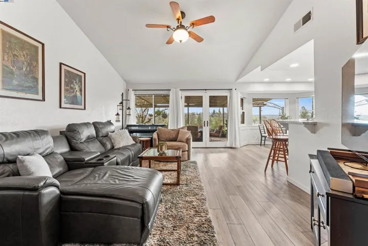 5643 Bluffs Dr, Rocklin, California 95765