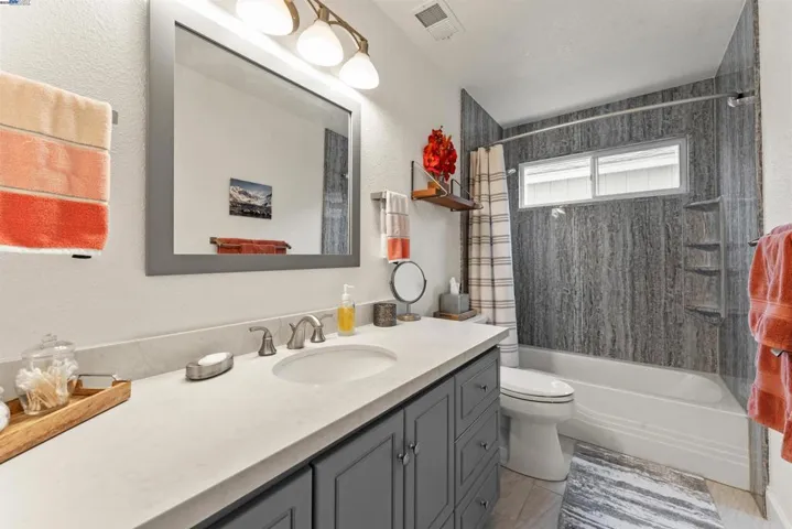 5643 Bluffs Dr, Rocklin, California 95765