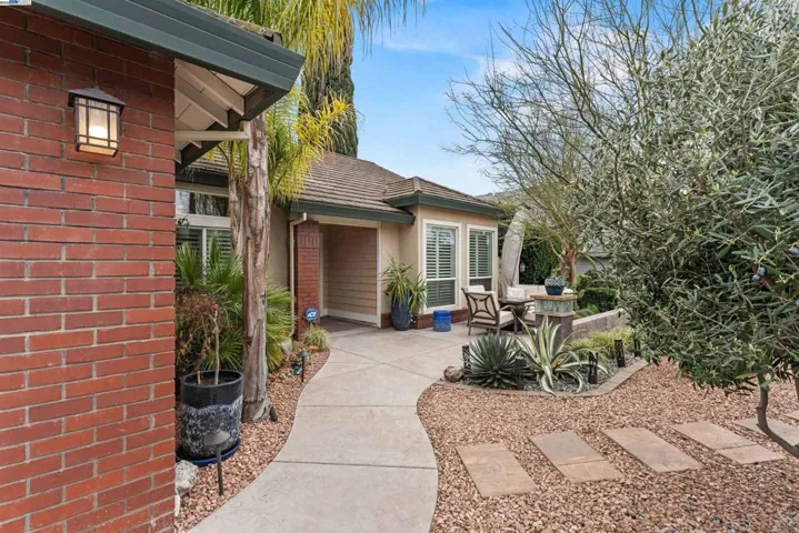 5643 Bluffs Dr, Rocklin, California 95765