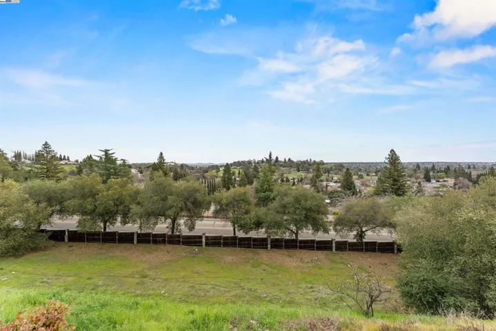 5643 Bluffs Dr, Rocklin, California 95765