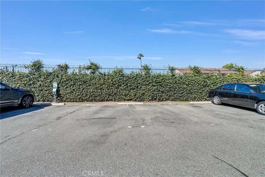 25429 Pine Creek Lane, Wilmington, California 90744 home-pic-29