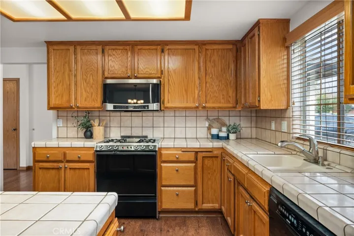 1021 Gateway Lane, Chico, California 95926