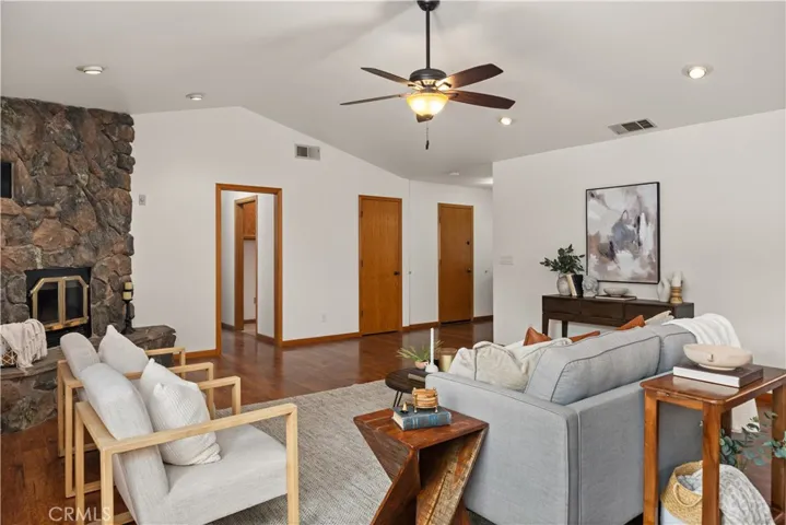1021 Gateway Lane, Chico, California 95926