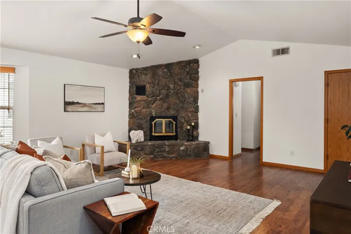 1021 Gateway Lane, Chico, California 95926