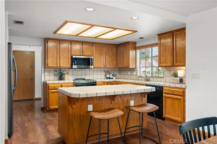 1021 Gateway Lane, Chico, California 95926