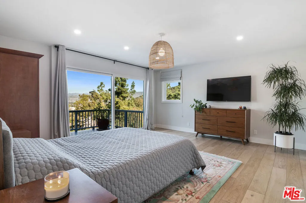 3457 Primera Avenue, Los Angeles, California 90068 home-pic-26