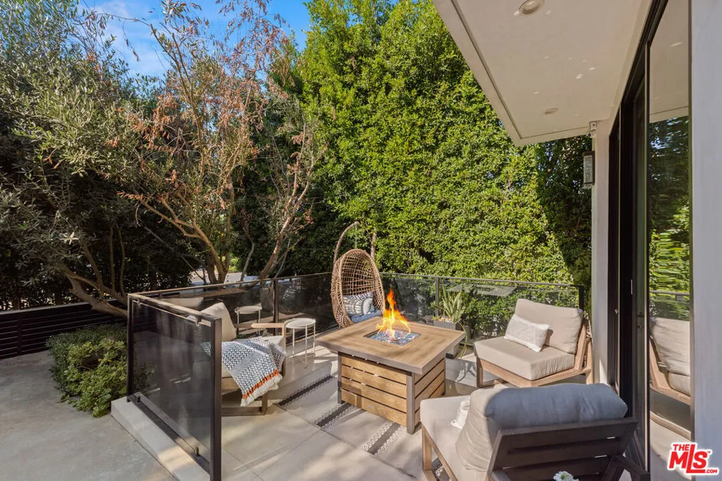 836 N Ogden Drive, Los Angeles, California 90046 home-pic-16