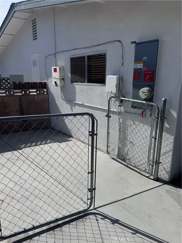 860 S Alessandro Street, Hemet, California 92543 home-pic-16