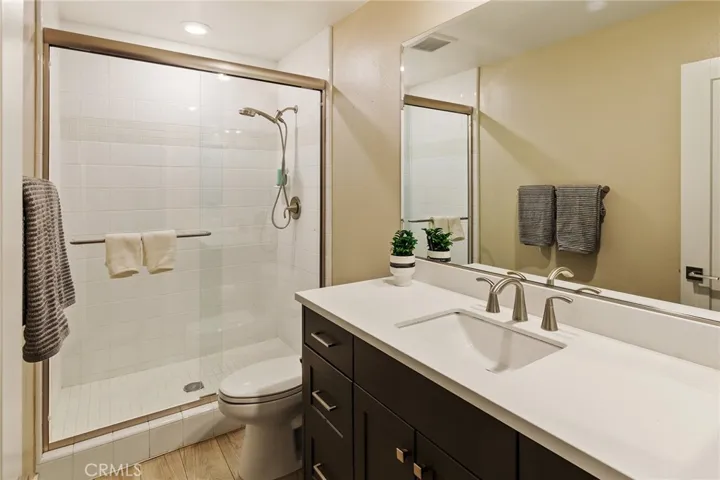 bedroom 4 ensuite bath