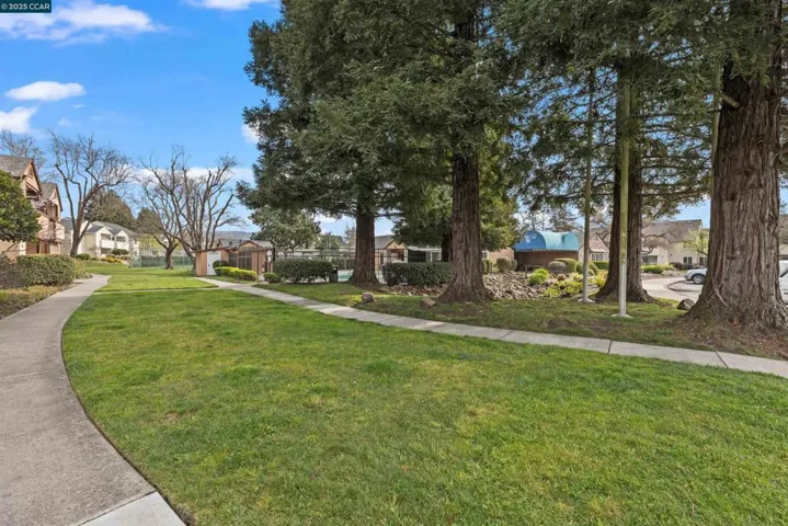8201 Camino Colegio 11, Rohnert Park, California 94928