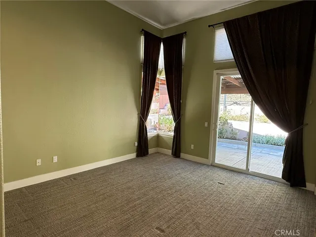 Primary bedroom with Corner no Frame Window