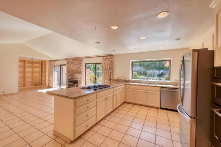 23400 Redding Circle, Salinas, California 93908