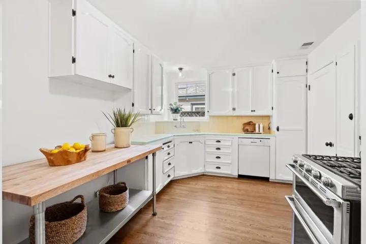 961 15th Avenue, Redwood City, California 94063