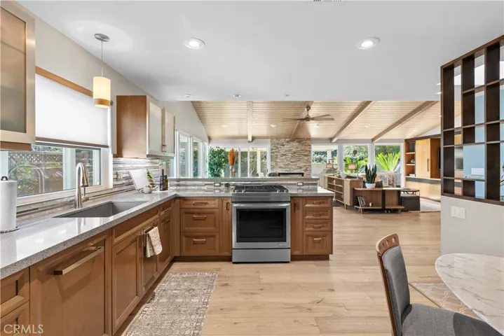 2050 Noble View Drive, Rancho Palos Verdes, California 90275