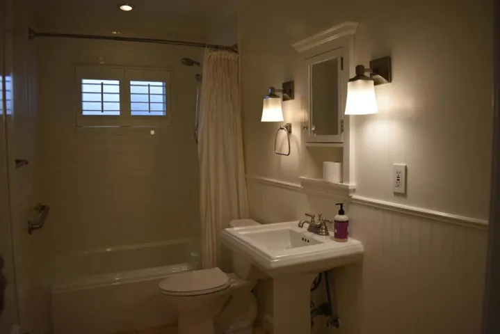 355 San Carlos Avenue, Redwood City, California 94061