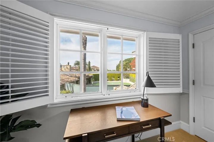 4 Huntington Court, Newport Beach, California 92660