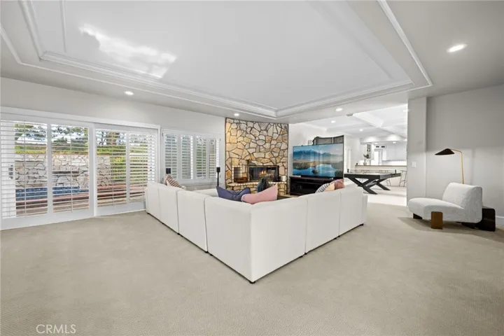 4 Huntington Court, Newport Beach, California 92660