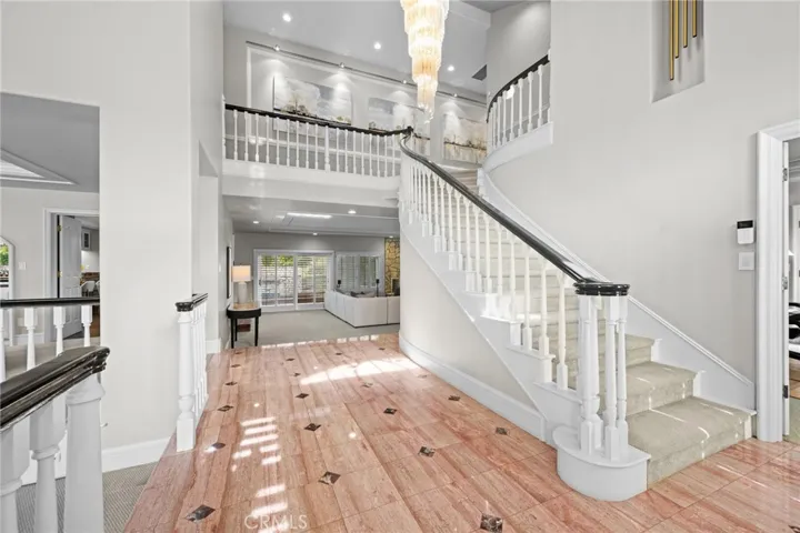 4 Huntington Court, Newport Beach, California 92660