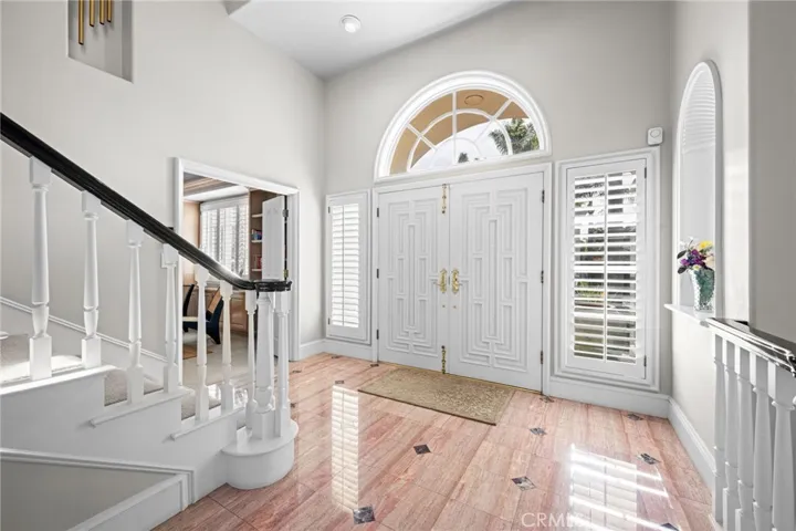 4 Huntington Court, Newport Beach, California 92660