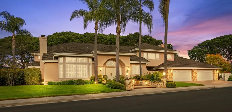 4 Huntington Court, Newport Beach, California 92660
