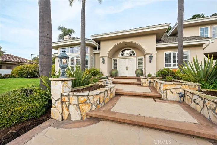 4 Huntington Court, Newport Beach, California 92660