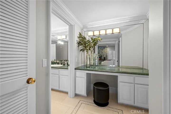 4 Huntington Court, Newport Beach, California 92660