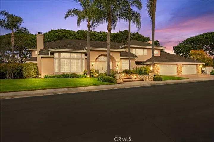 4 Huntington Court, Newport Beach, California 92660