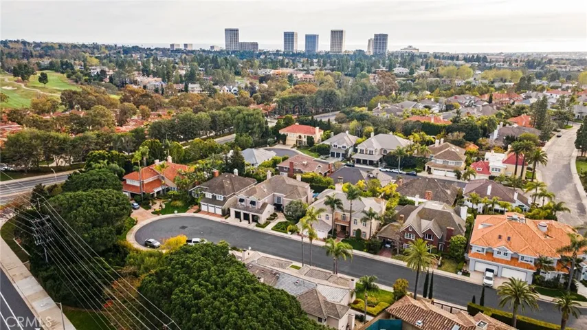 4 Huntington Court, Newport Beach, California 92660