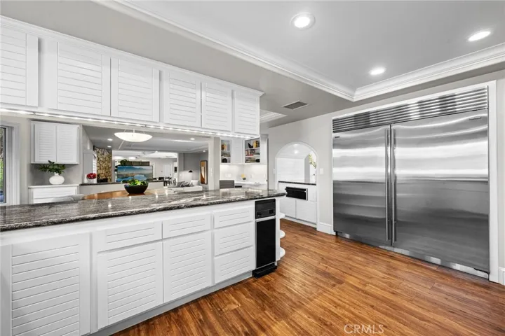 4 Huntington Court, Newport Beach, California 92660