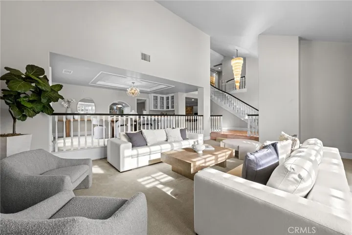 4 Huntington Court, Newport Beach, California 92660