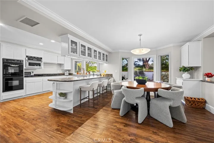 4 Huntington Court, Newport Beach, California 92660
