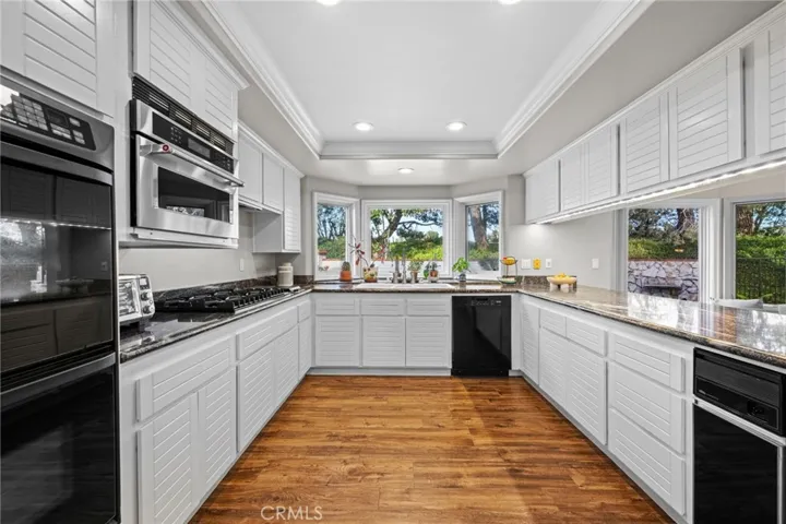 4 Huntington Court, Newport Beach, California 92660
