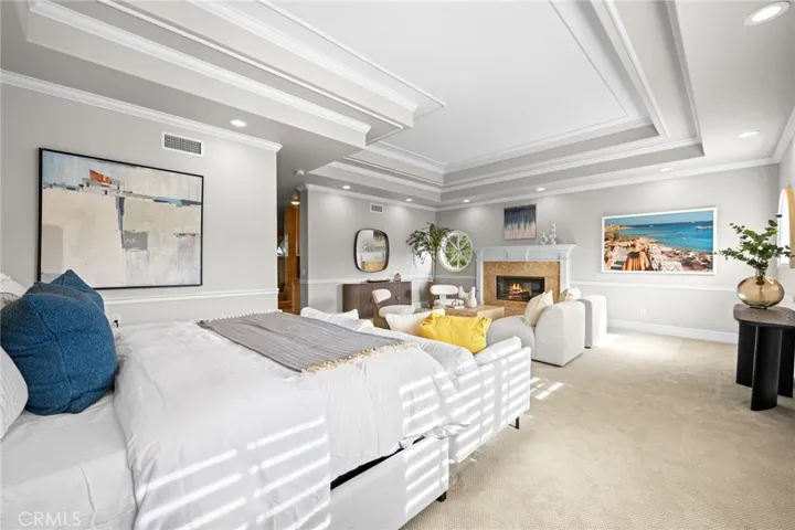 4 Huntington Court, Newport Beach, California 92660