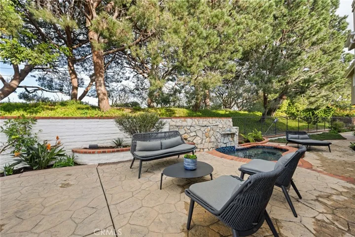 4 Huntington Court, Newport Beach, California 92660