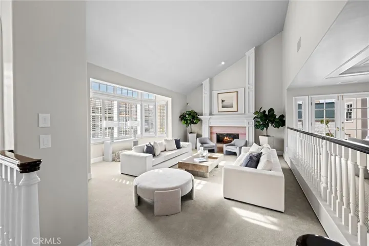 4 Huntington Court, Newport Beach, California 92660