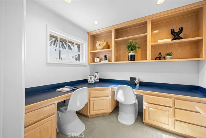 4 Huntington Court, Newport Beach, California 92660