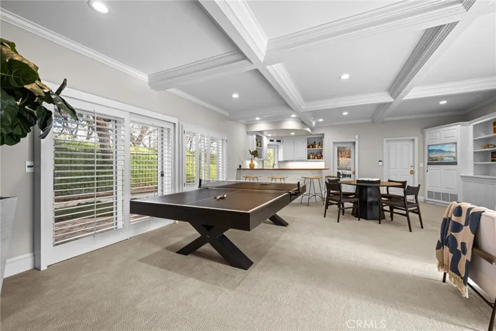 4 Huntington Court, Newport Beach, California 92660
