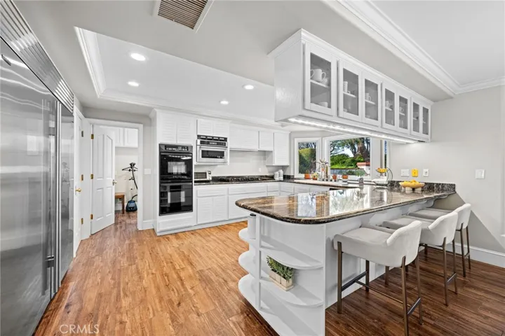 4 Huntington Court, Newport Beach, California 92660
