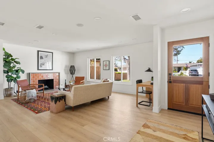 3254 Washington Avenue, Costa Mesa, California 92626